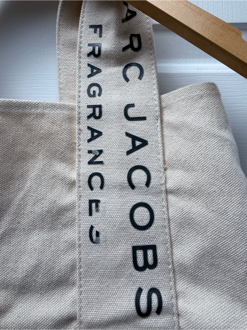 MARC JACOBS Fragrances Promotional Tote Bag - Picture 3 of 12